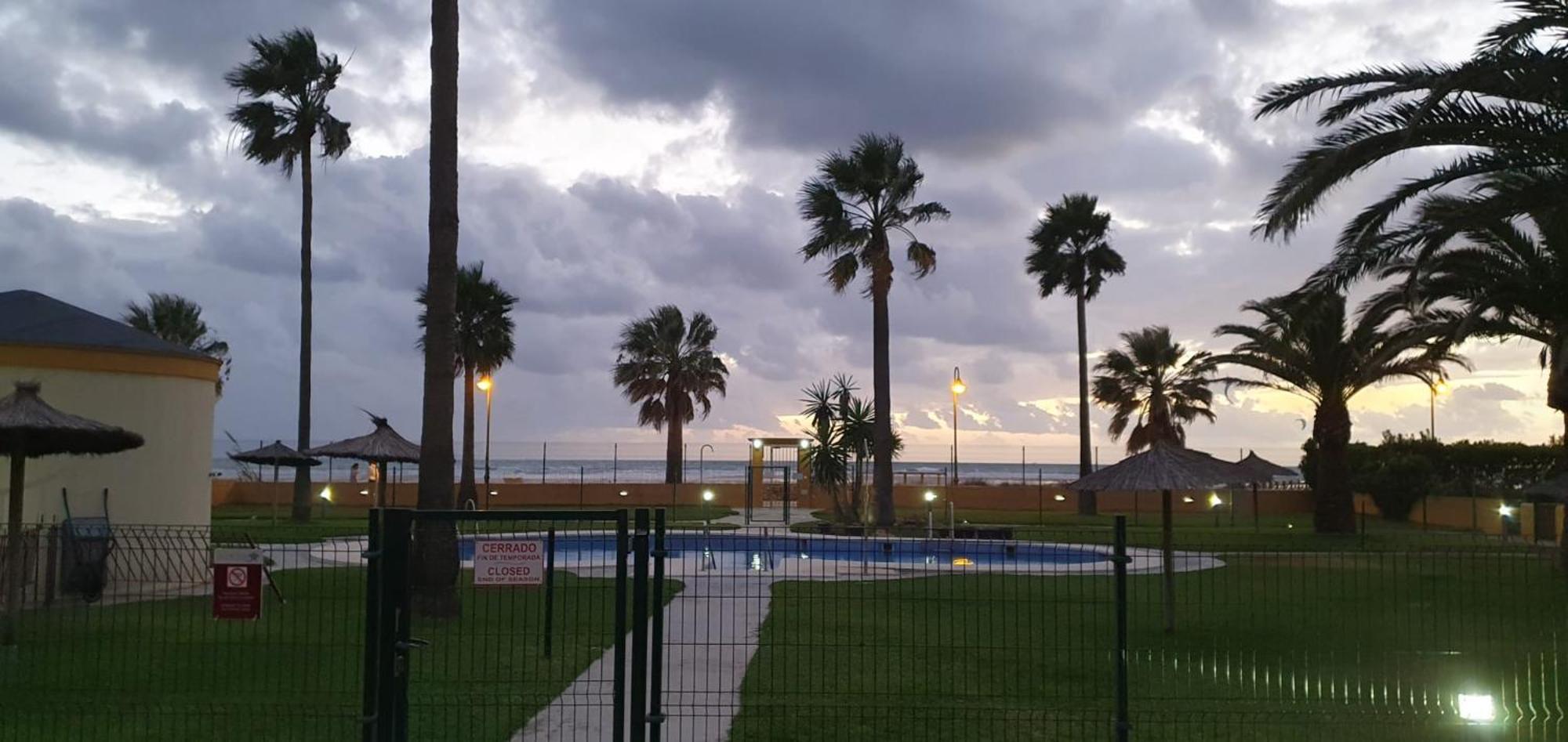 La Tortuga I, Encantador Apartamento Con Garaje En Primera Linea De Playa Tarifa Zewnętrze zdjęcie